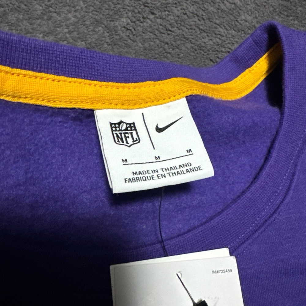 Nike Licensed Minnesota Vikings NFL Sweatshirt Women’s medium New With Tags